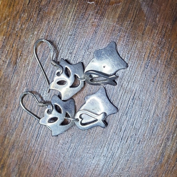 Chic Silver Earing Collection - Picture 2 of 8